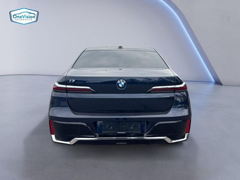 BMW i7 vaihtoauto