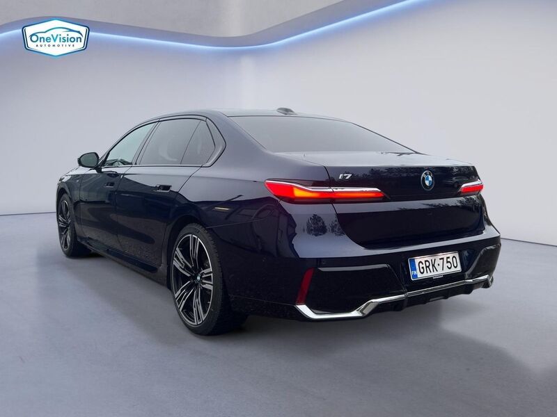 BMW i7 vaihtoauto