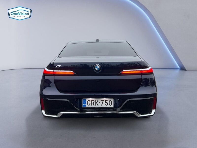 BMW i7 vaihtoauto