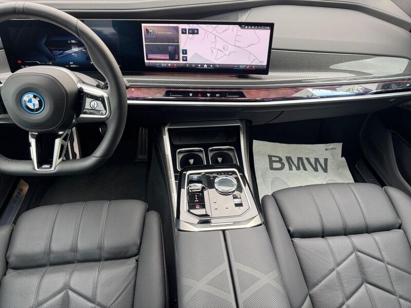 BMW i7 vaihtoauto