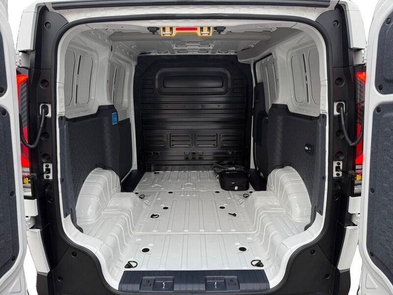 Kia PV5 Cargo vaihtoauto