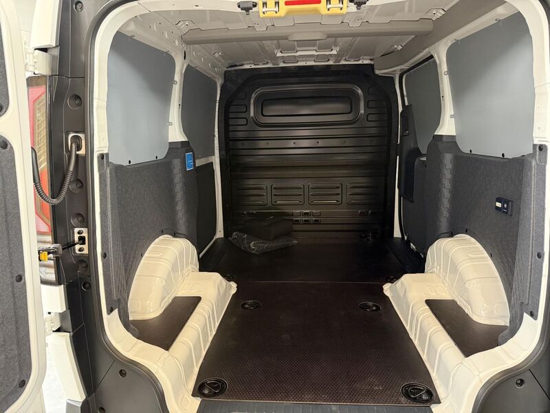 Kia PV5 Cargo vaihtoauto