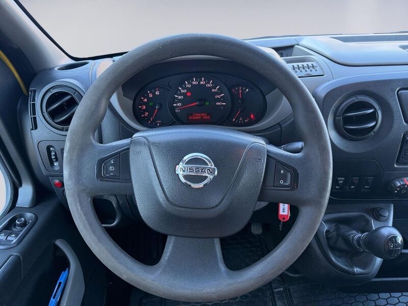 Nissan NV400 vaihtoauto