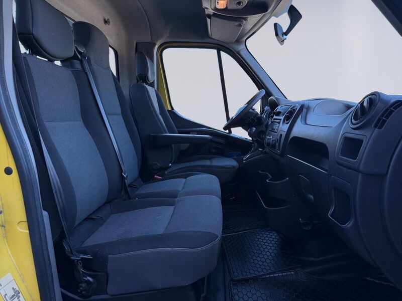 Nissan NV400 vaihtoauto