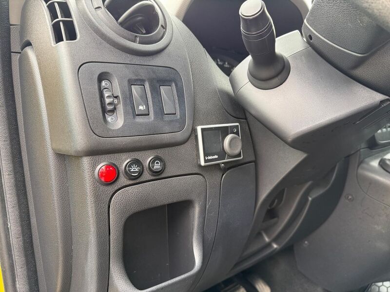 Nissan NV400 vaihtoauto