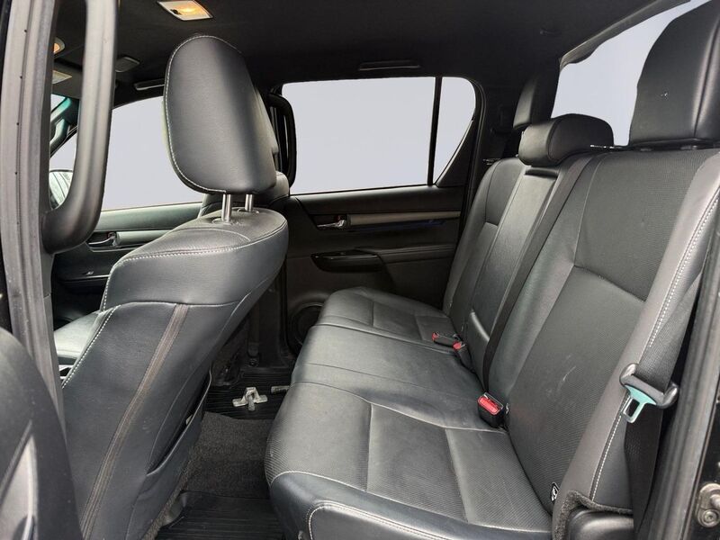 Toyota Hilux vaihtoauto