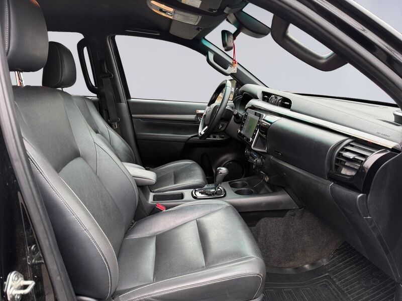 Toyota Hilux vaihtoauto