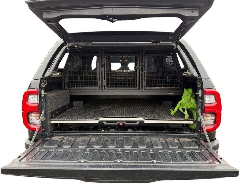 Toyota Hilux vaihtoauto