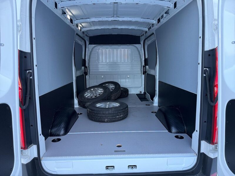 Maxus e-Deliver 9 vaihtoauto