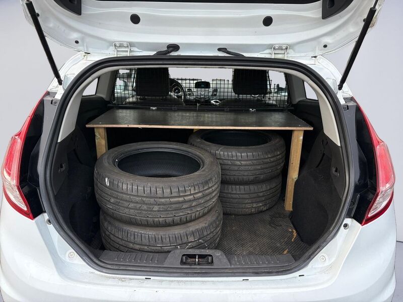 Ford Fiesta Van vaihtoauto