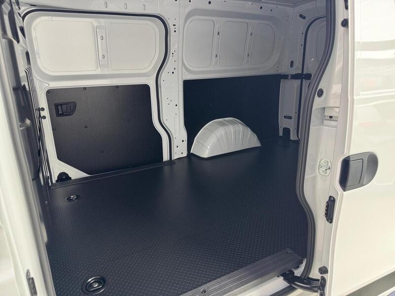 Maxus e-Deliver 5 vaihtoauto