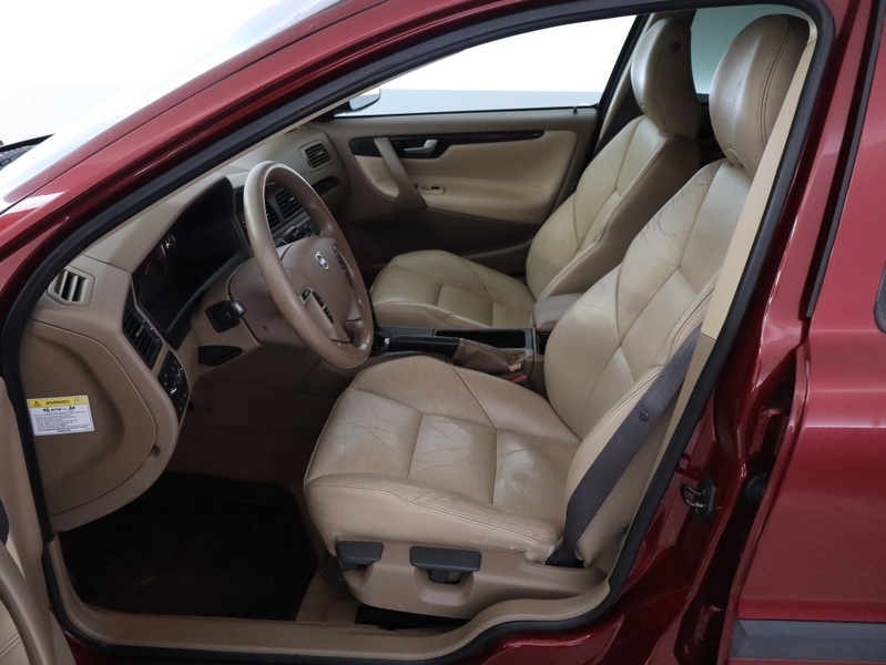 Volvo V70 vaihtoauto