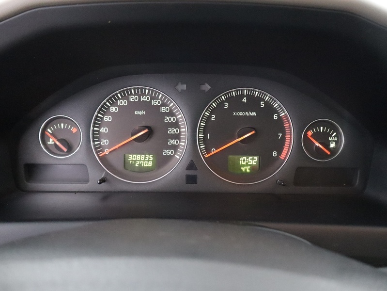 Volvo V70 vaihtoauto