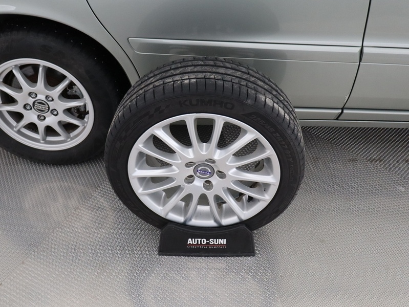 Volvo V70 vaihtoauto