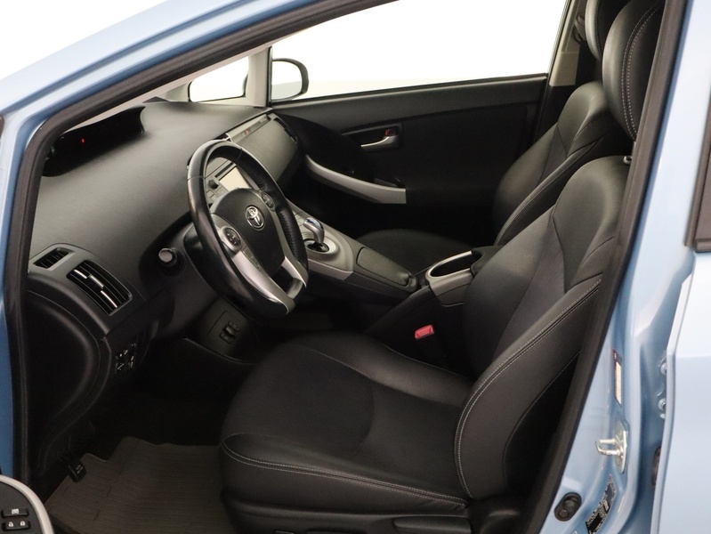 Toyota Prius PHEV vaihtoauto