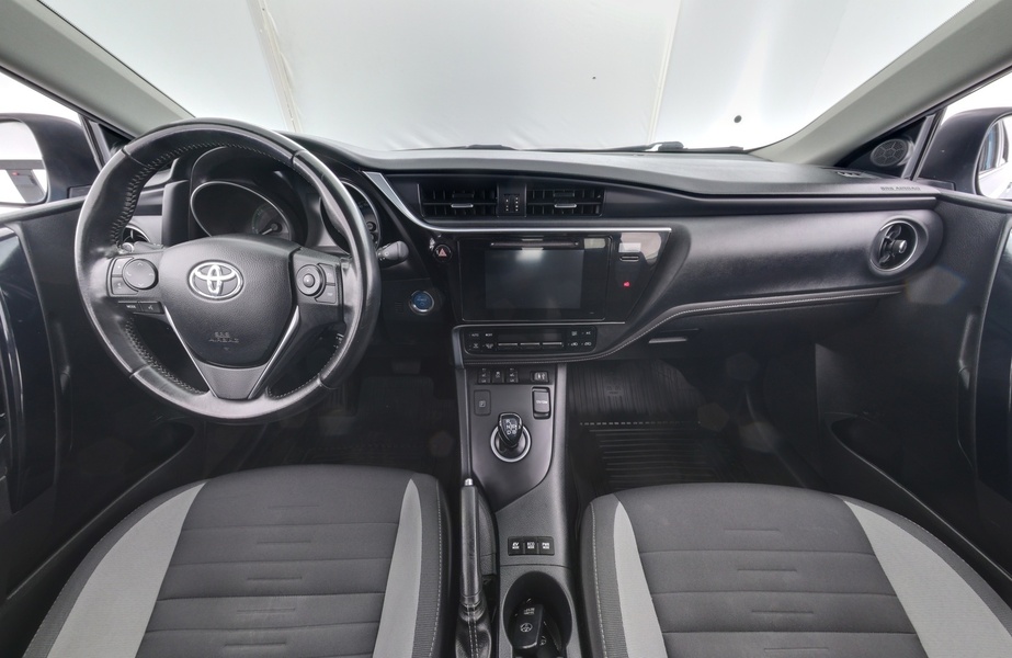 Toyota Auris vaihtoauto