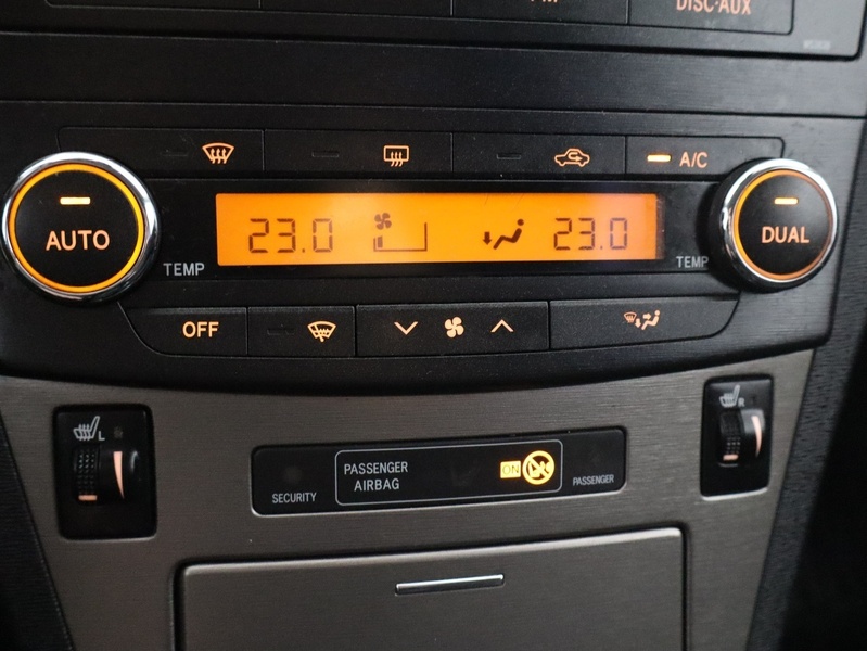 Toyota Avensis vaihtoauto