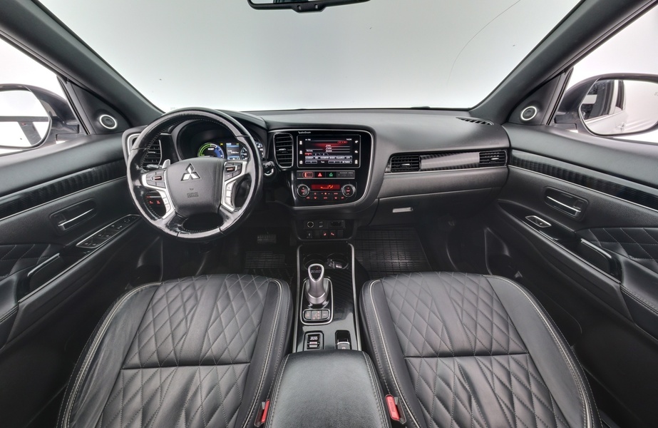 Mitsubishi Outlander PHEV vaihtoauto