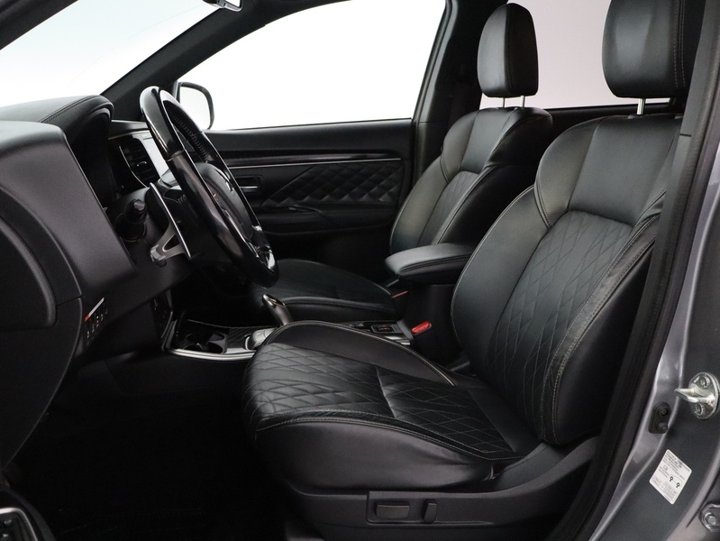 Mitsubishi Outlander PHEV vaihtoauto