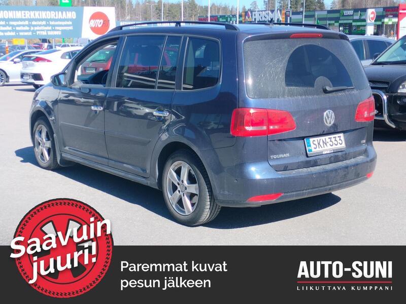 Volkswagen Touran vaihtoauto