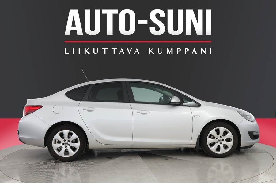 Opel Astra vaihtoauto