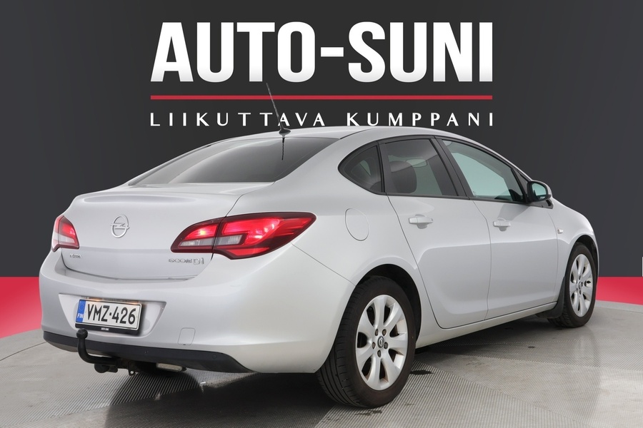 Opel Astra vaihtoauto