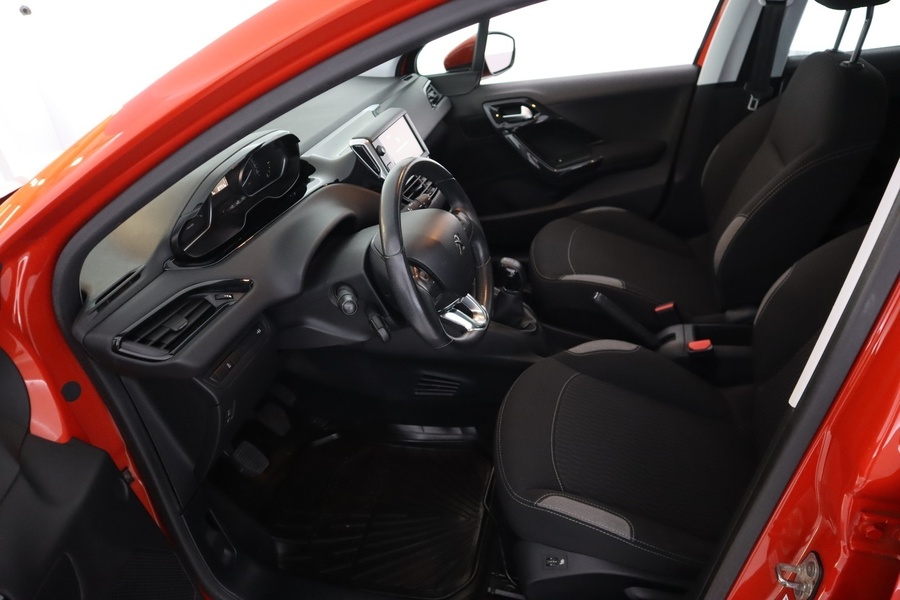 Peugeot 208 vaihtoauto