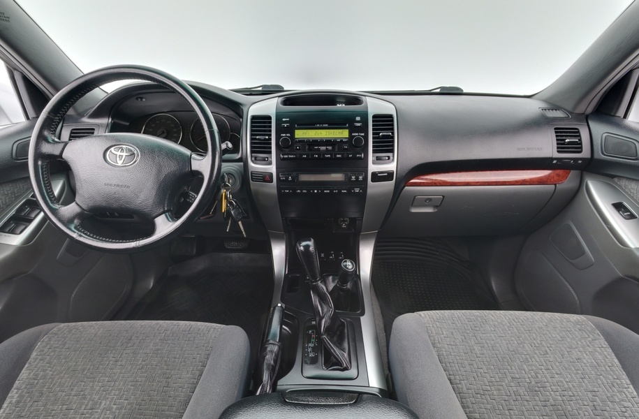 Toyota Land Cruiser vaihtoauto