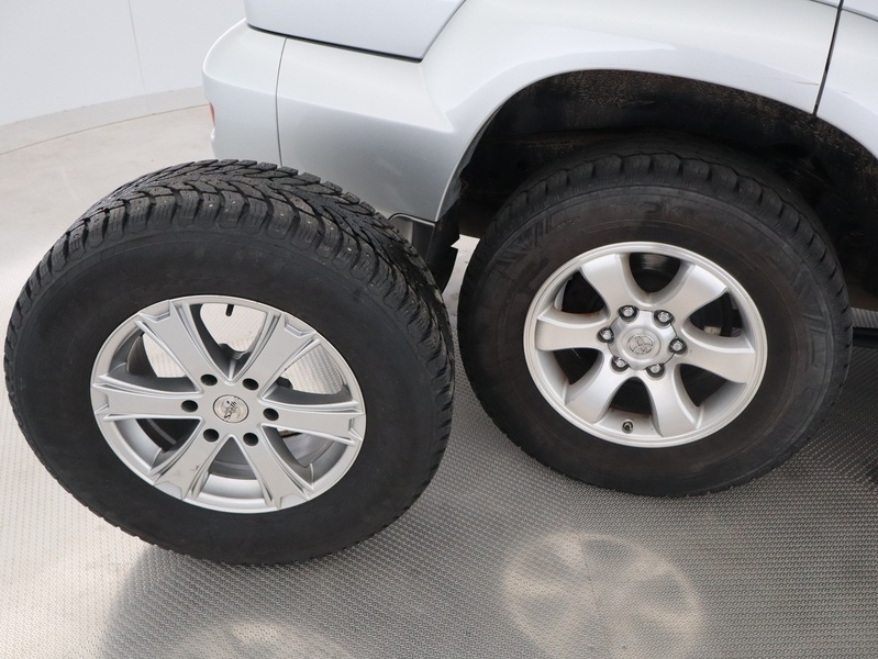 Toyota Land Cruiser vaihtoauto