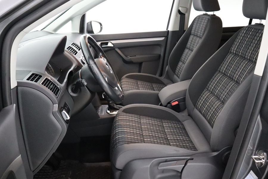 Volkswagen Touran vaihtoauto