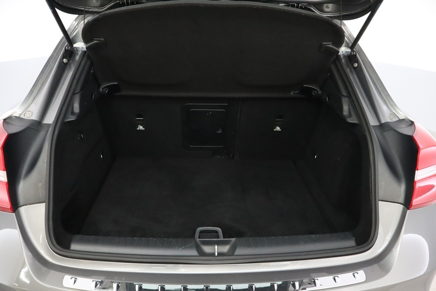 Mercedes-Benz GLA vaihtoauto