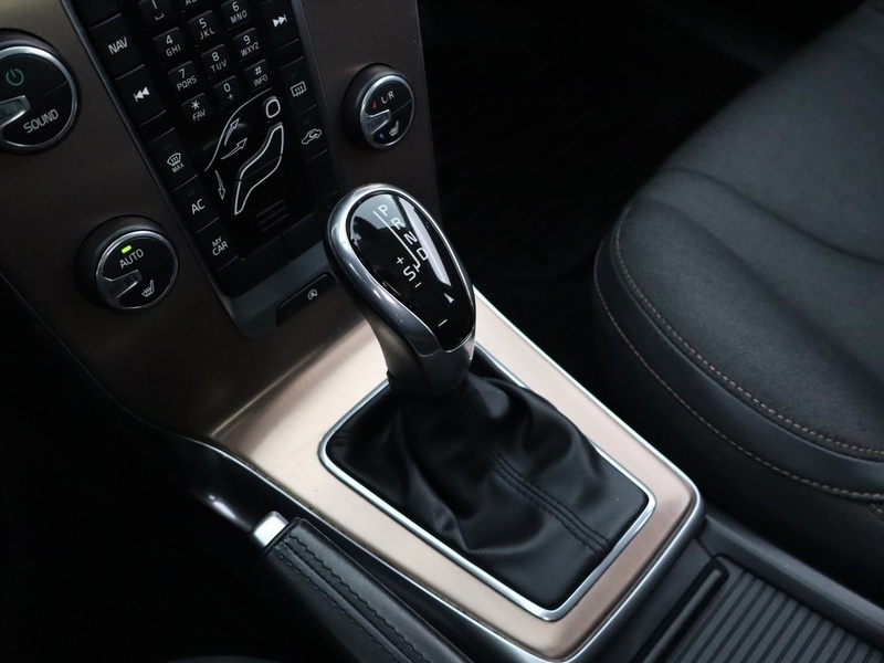 Volvo V40 Cross Country vaihtoauto