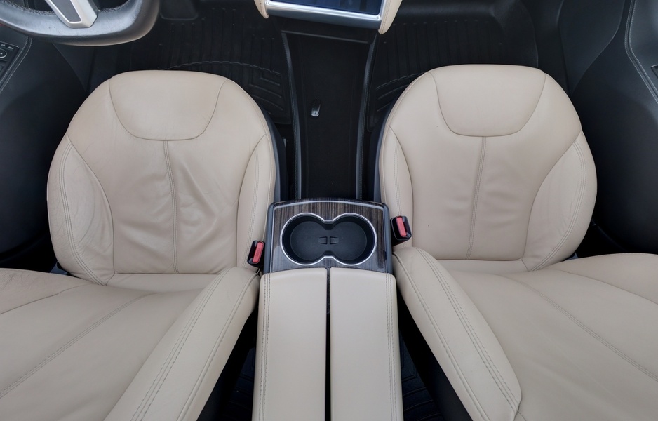 Tesla Model S vaihtoauto