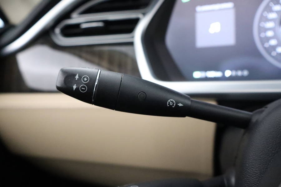 Tesla Model S vaihtoauto