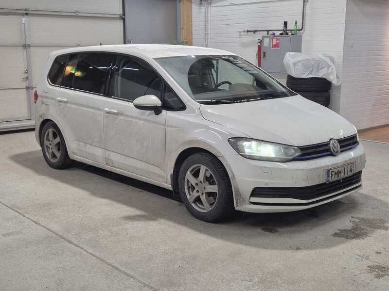 Volkswagen Touran vaihtoauto