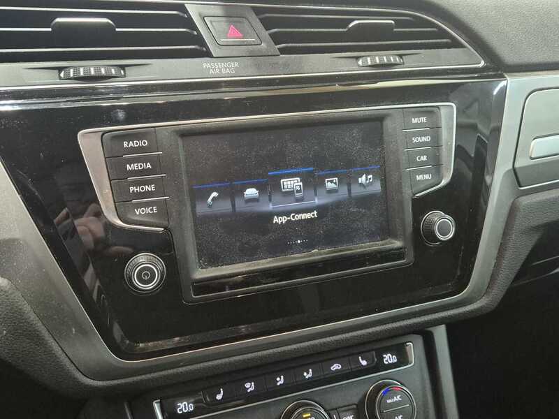 Volkswagen Touran vaihtoauto