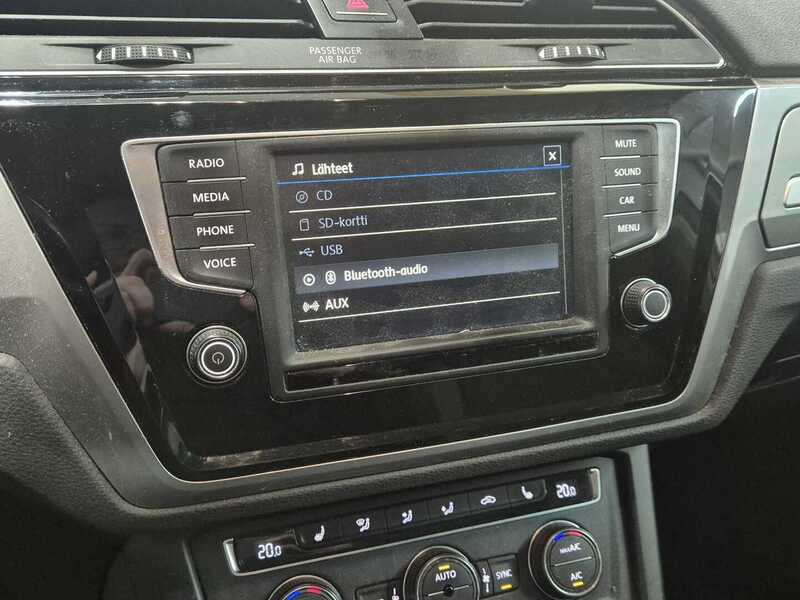 Volkswagen Touran vaihtoauto