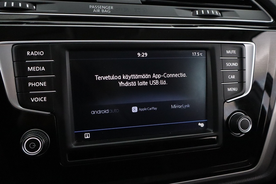 Volkswagen Touran vaihtoauto