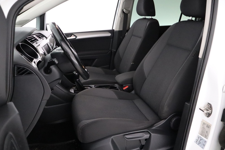 Volkswagen Touran vaihtoauto