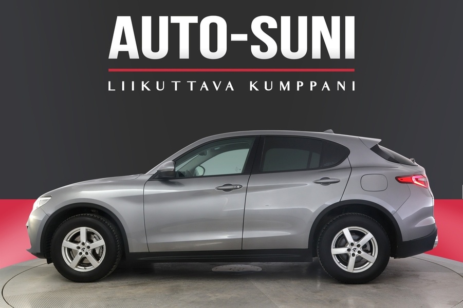 Alfa Romeo Stelvio vaihtoauto
