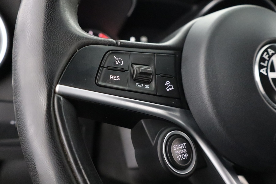 Alfa Romeo Stelvio vaihtoauto