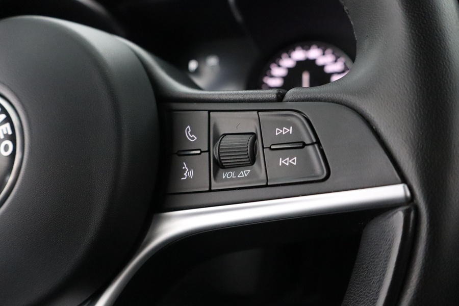 Alfa Romeo Stelvio vaihtoauto