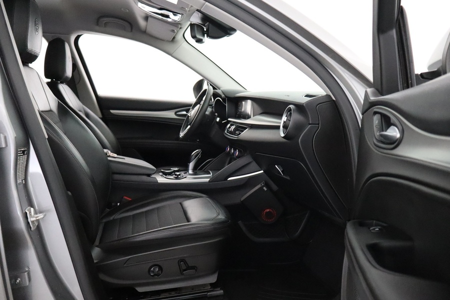 Alfa Romeo Stelvio vaihtoauto