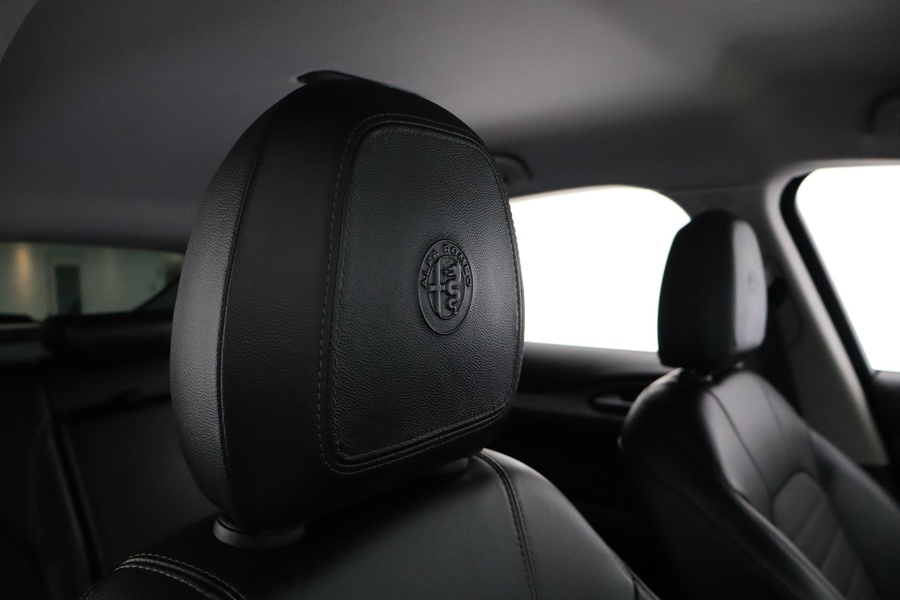 Alfa Romeo Stelvio vaihtoauto