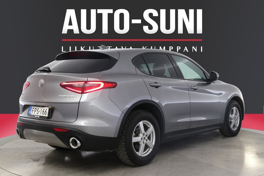 Alfa Romeo Stelvio vaihtoauto