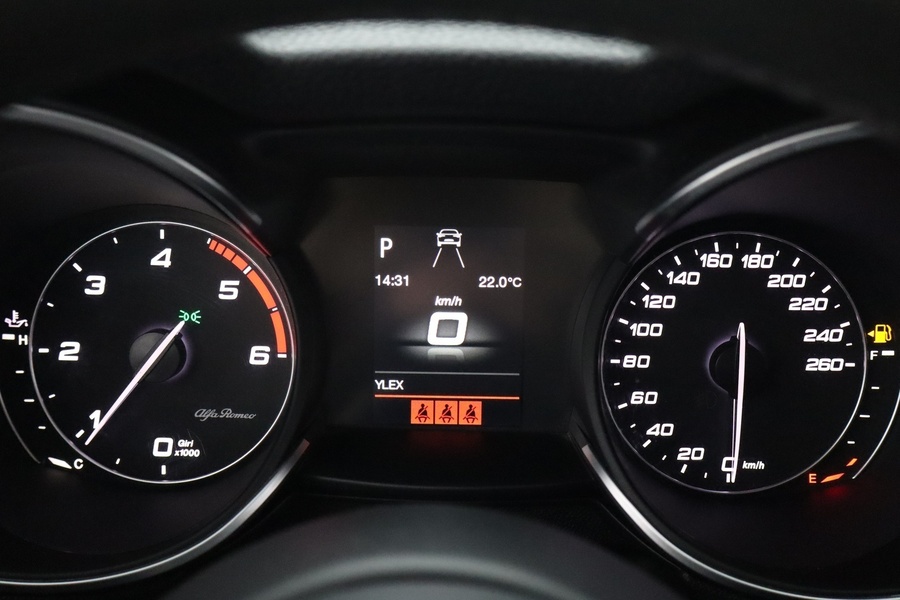 Alfa Romeo Stelvio vaihtoauto