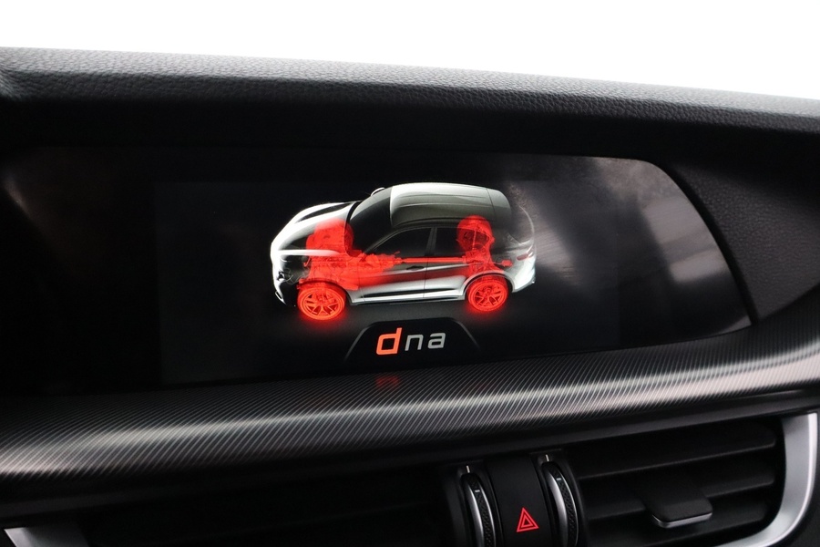 Alfa Romeo Stelvio vaihtoauto