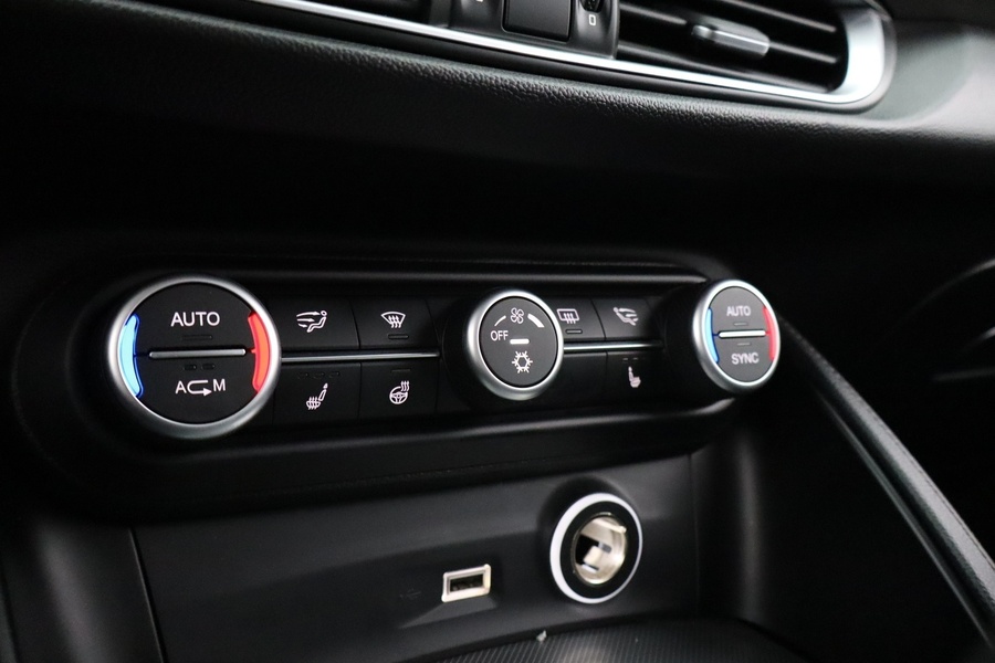 Alfa Romeo Stelvio vaihtoauto