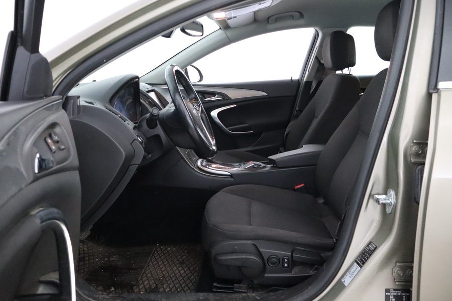 Opel Insignia vaihtoauto