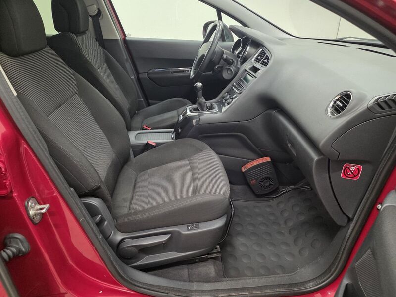 Peugeot 5008 vaihtoauto